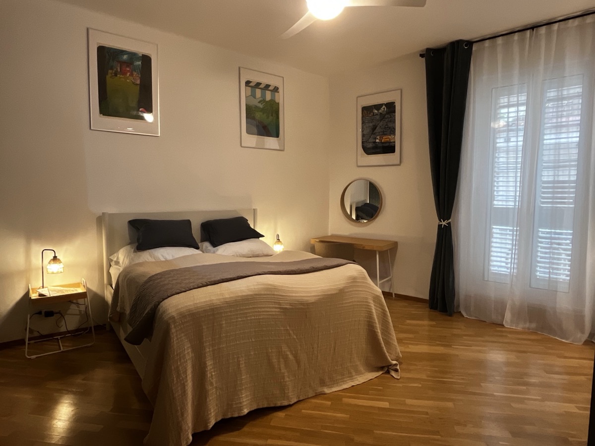 Velká manželská postel